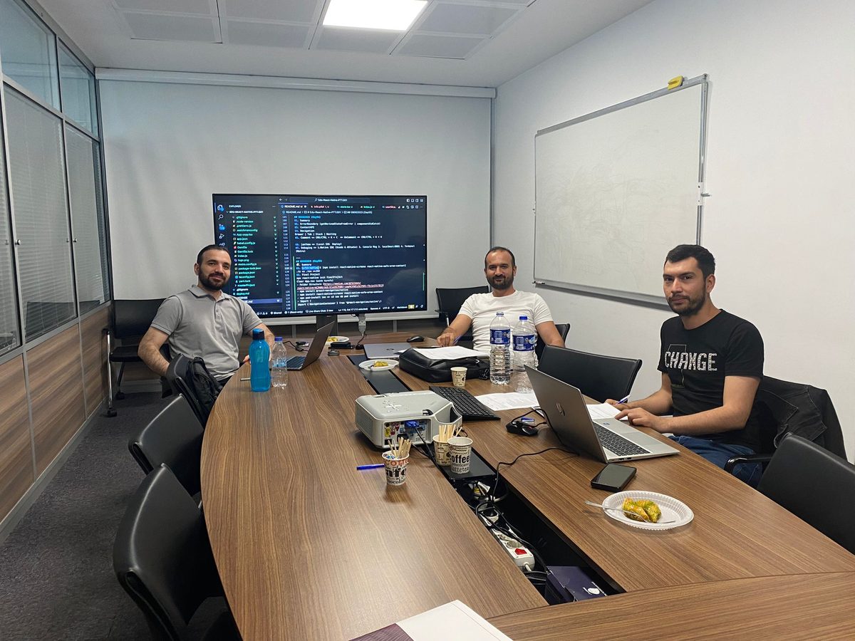 REACT NATIVE — Ptt AŞ eğitimi